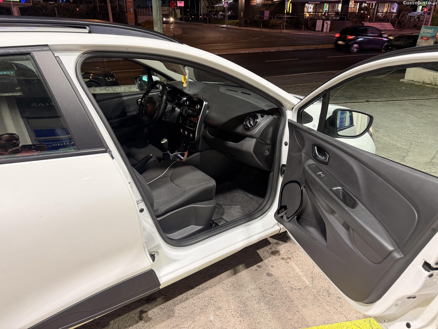 Renault Clio 4 1.5dci — fotografia 3