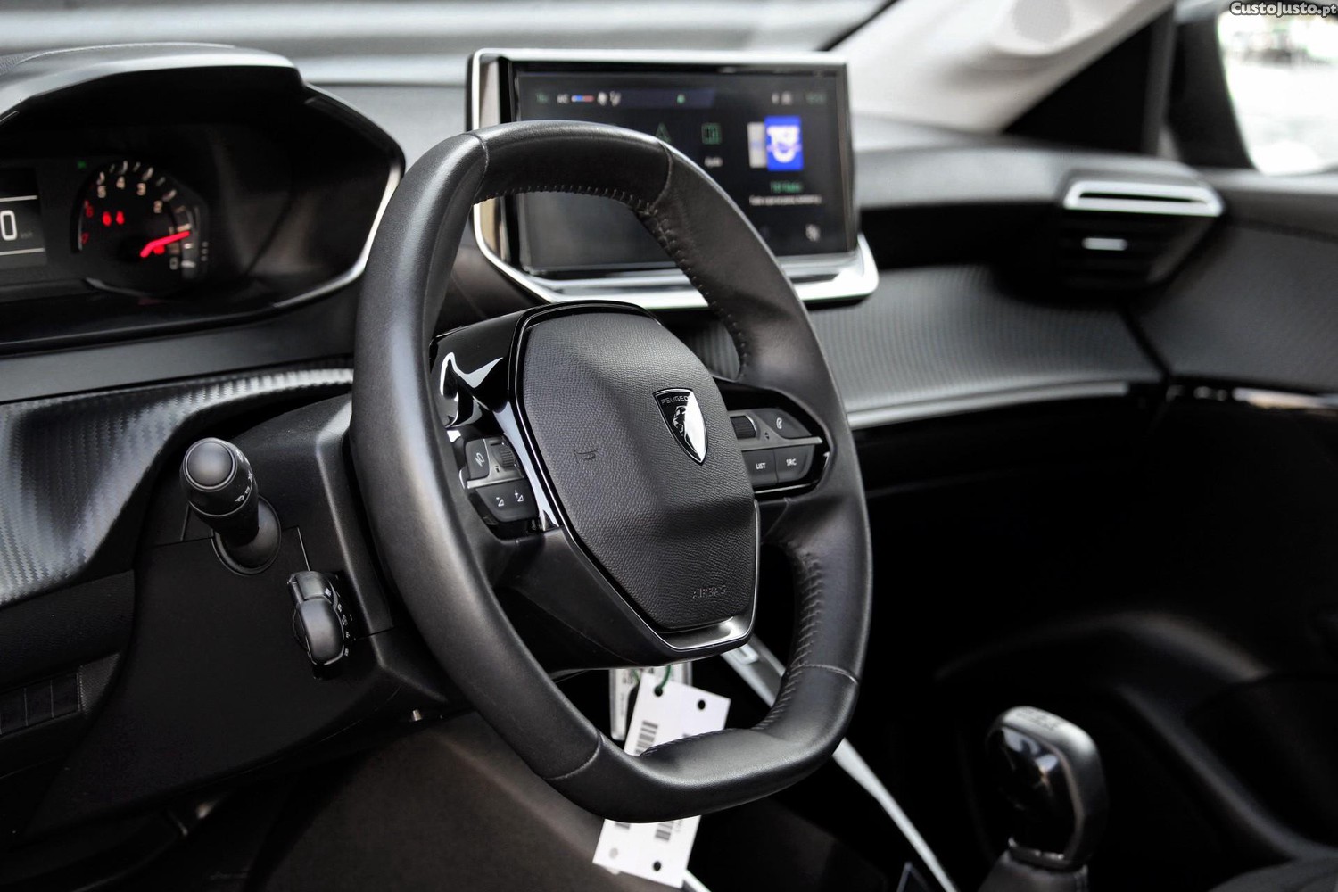Peugeot 208 1.2 PureTech Active — fotografia 17
