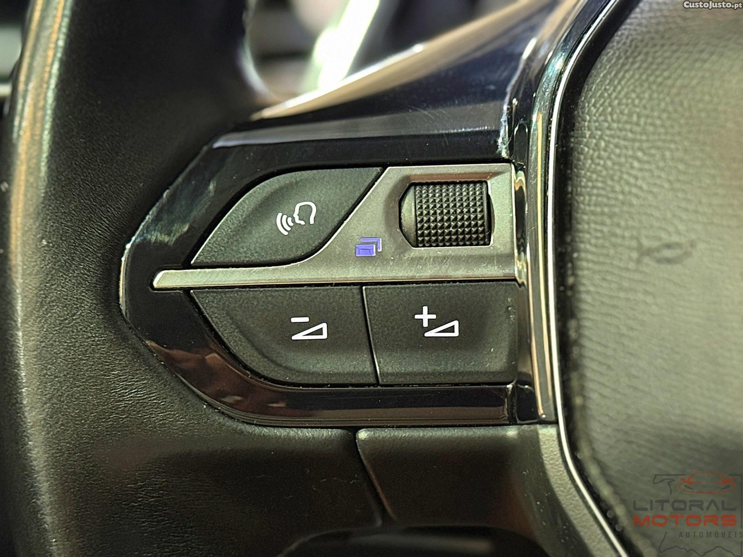 Peugeot 3008 1.2 PureTech Allure Pack EAT8 — fotografia 3