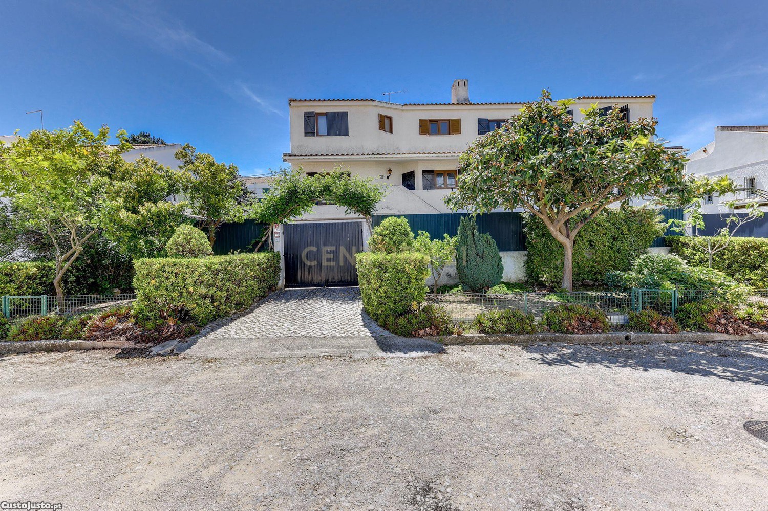 Moradia T4, Com Garagem E Logradouro, A 8 Min Das Praias De Sesimbra