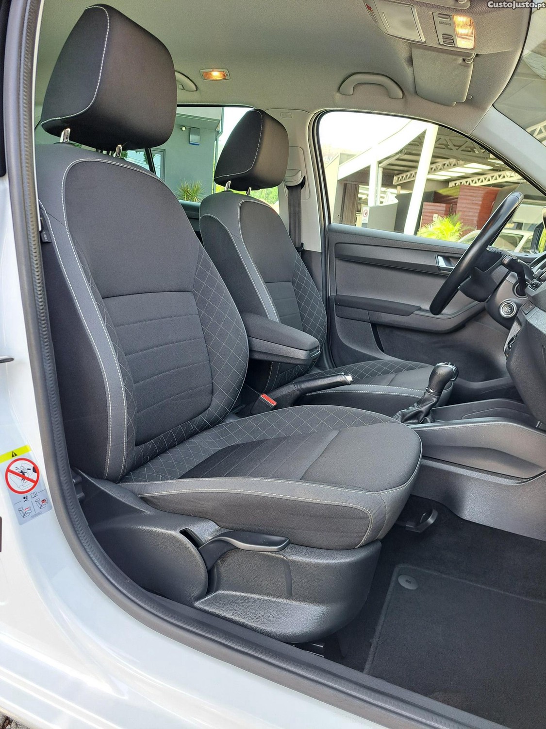 Skoda Fabia 1.0 TSI Ambition DSG — fotografia 7