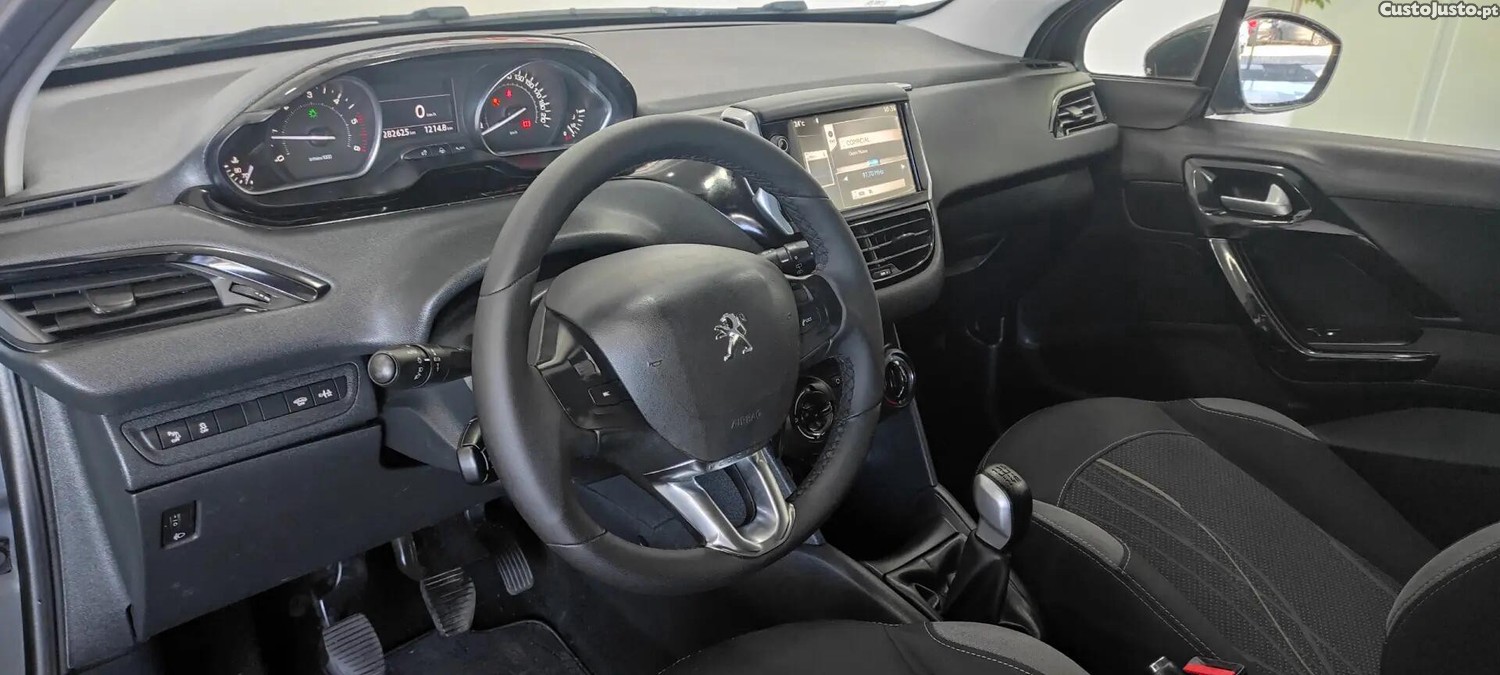 Peugeot 208 1.4 HDi Active - 13 — photo 5