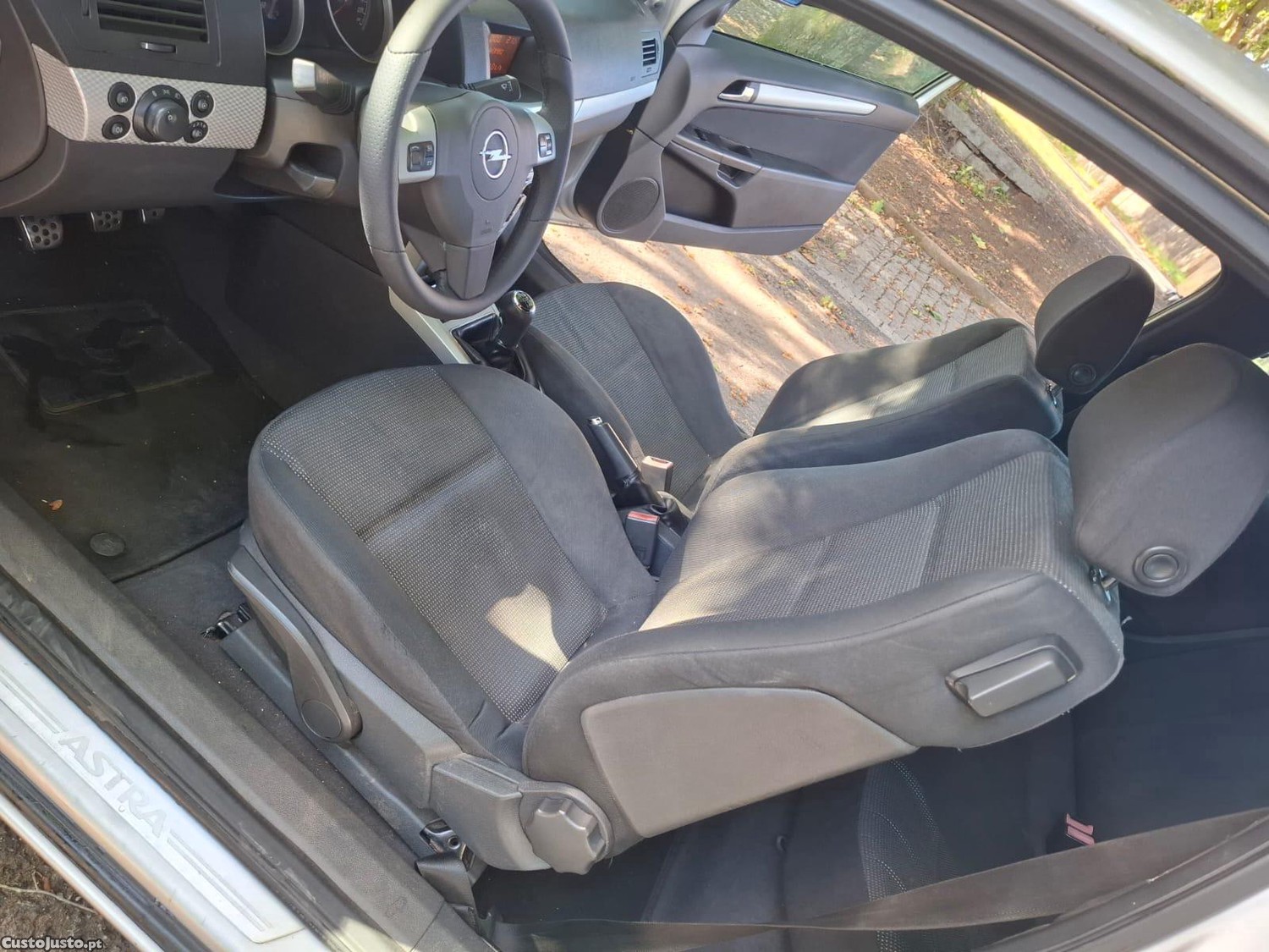 Opel Astra Gtc - 06 — photo 5