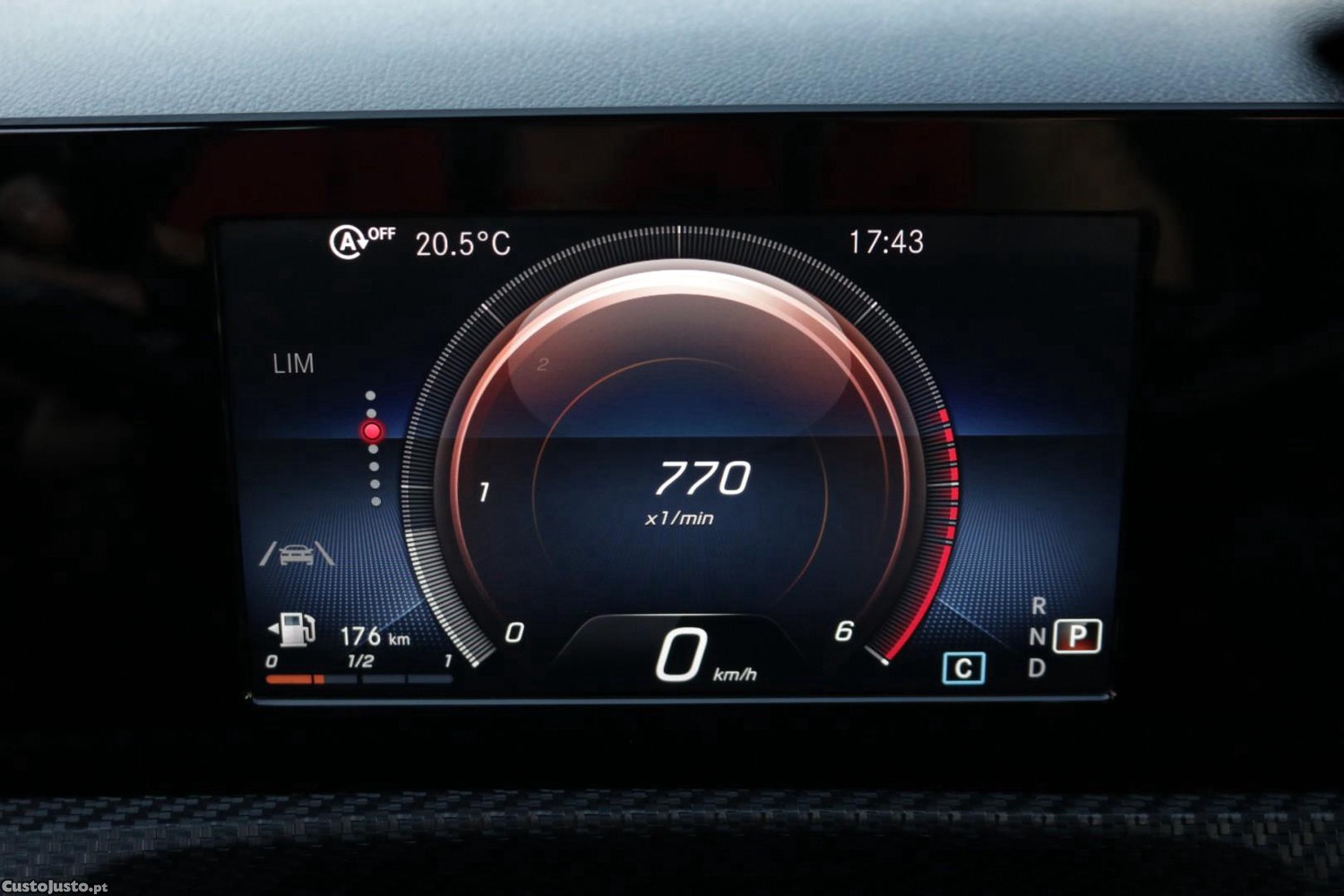 Mercedes-Benz CLA 180 d Coupe Style Auto — fotografia 18
