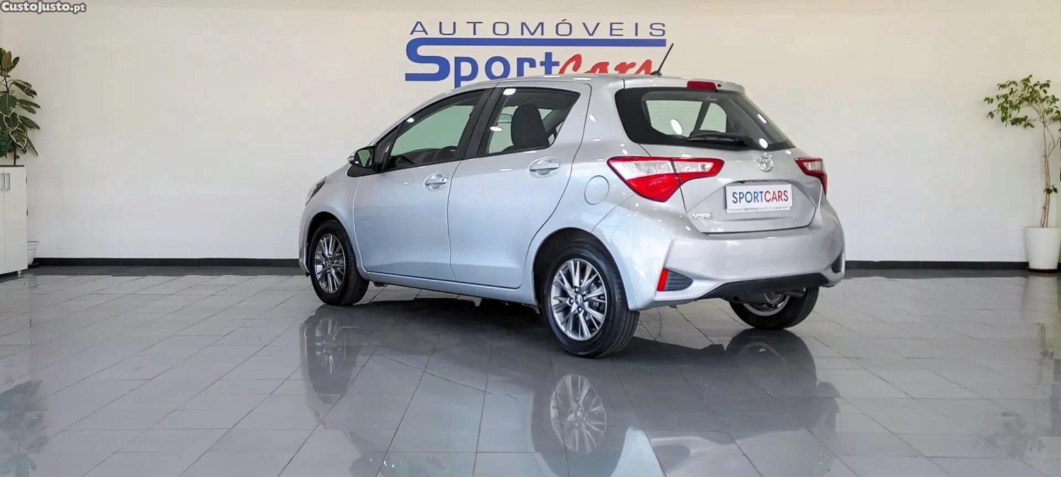 Toyota Yaris 1.0 VVT-i Comfort — photo 4