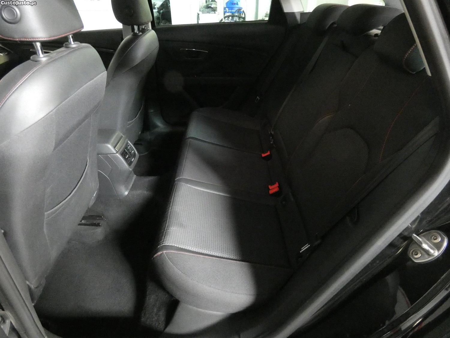 SEAT Leon 2.0 TDI FR DSG — fotografia 5