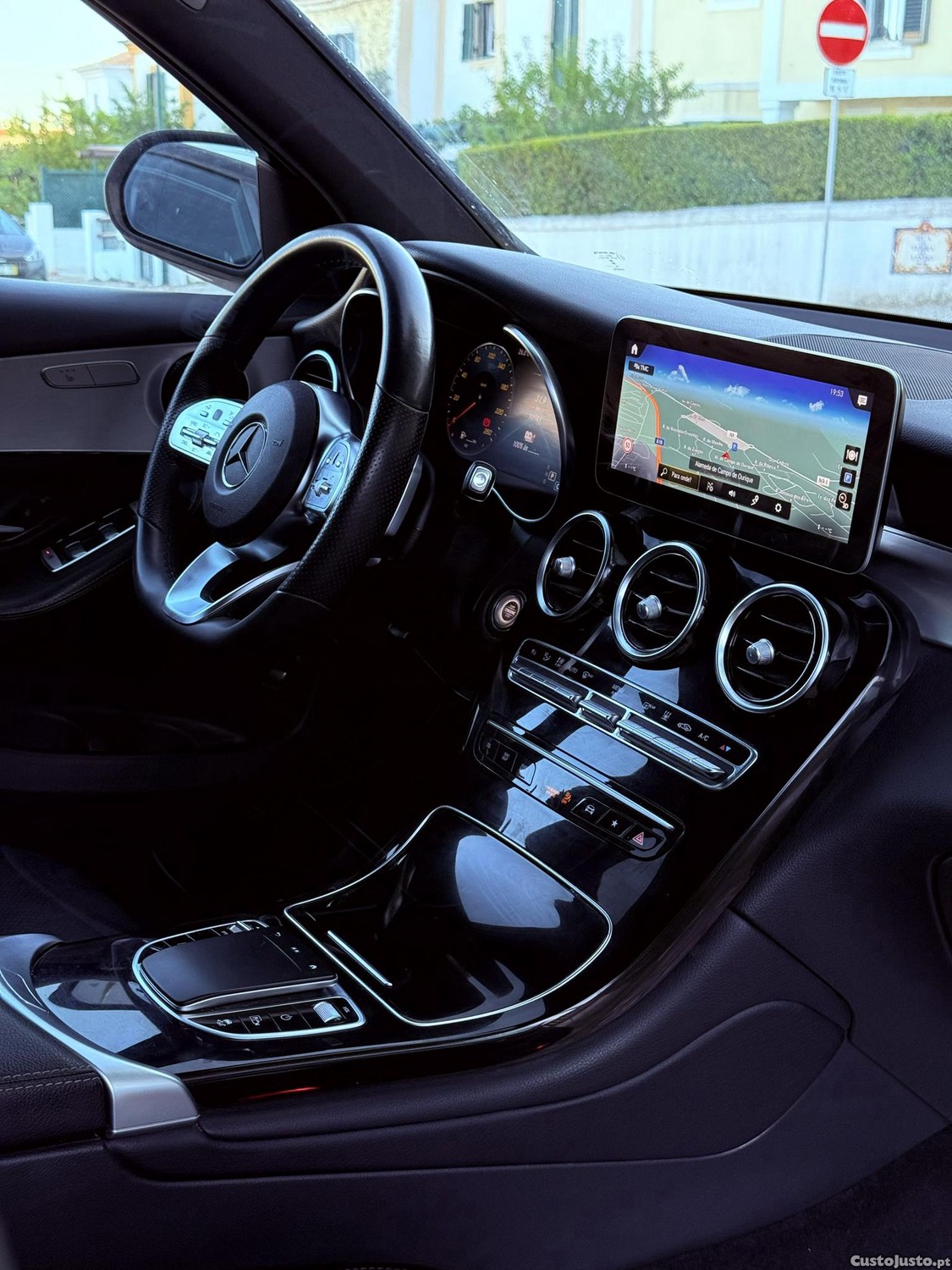 Mercedes-Benz GLC 300 Pack AMG — fotografia 18