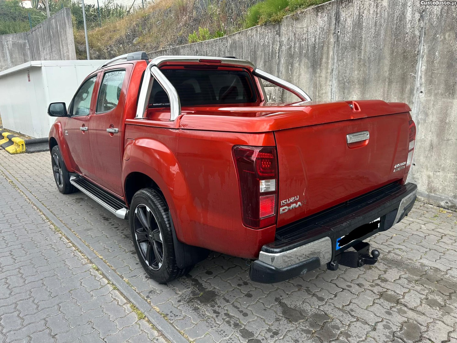 Isuzu D-Max 4x4 — fotografia 9