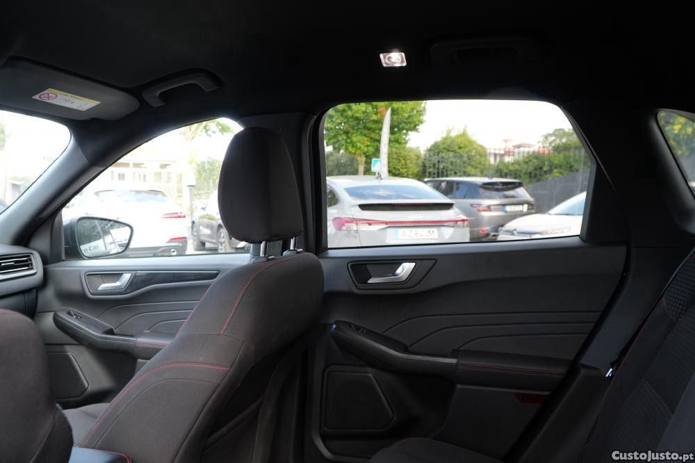 Ford Kuga 1.5 EcoBoost ST-Line - 22 — photo 4