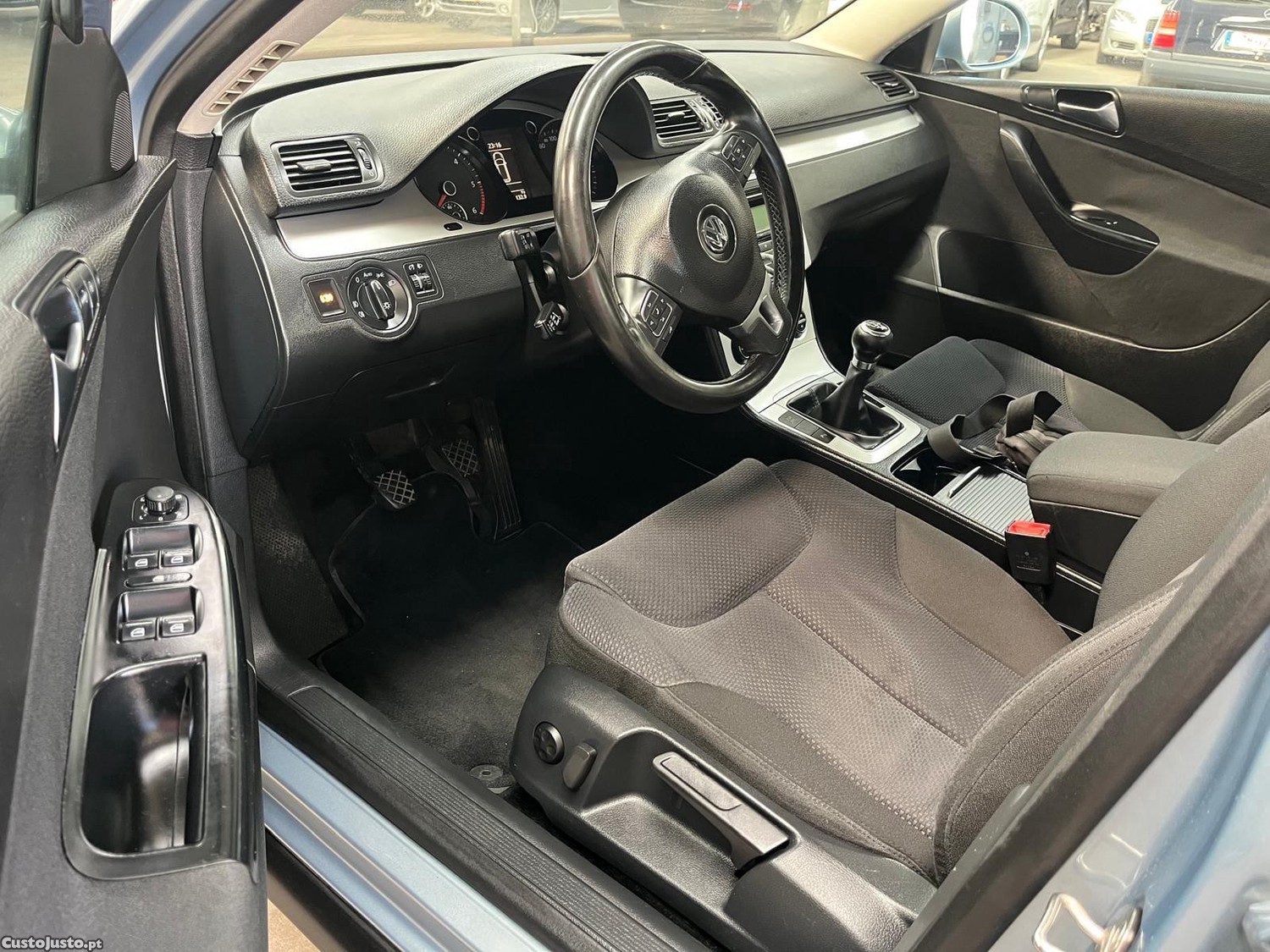 Volkswagen Passat 1.6 TDI — fotografia 4