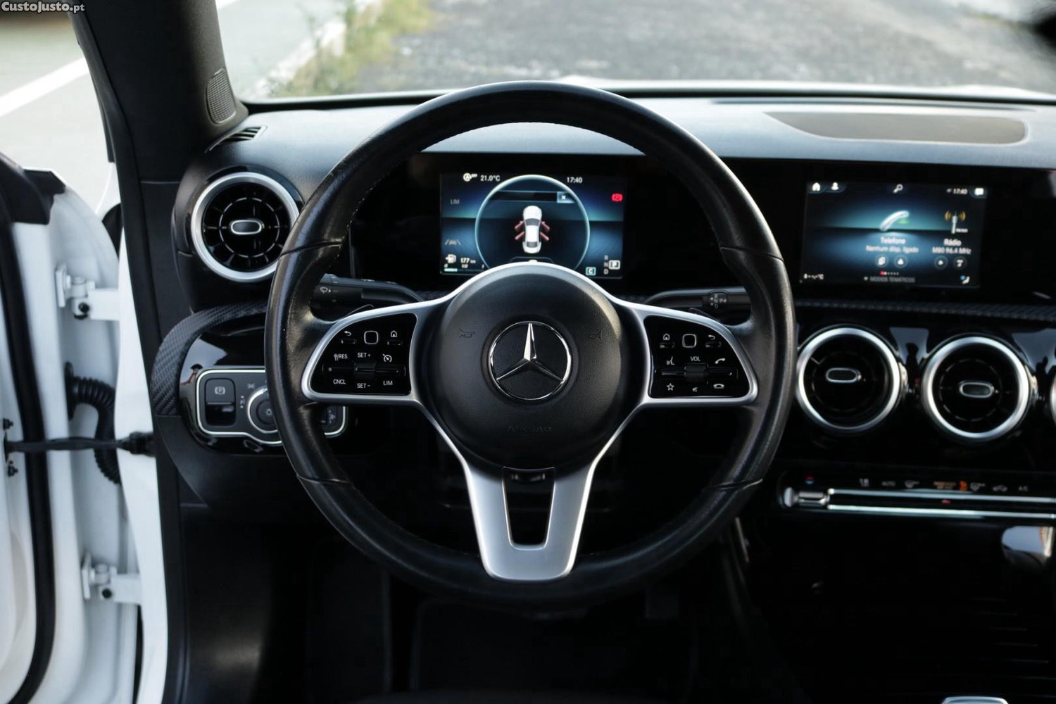 Mercedes-Benz CLA 180 d Coupe Style Auto — fotografia 33