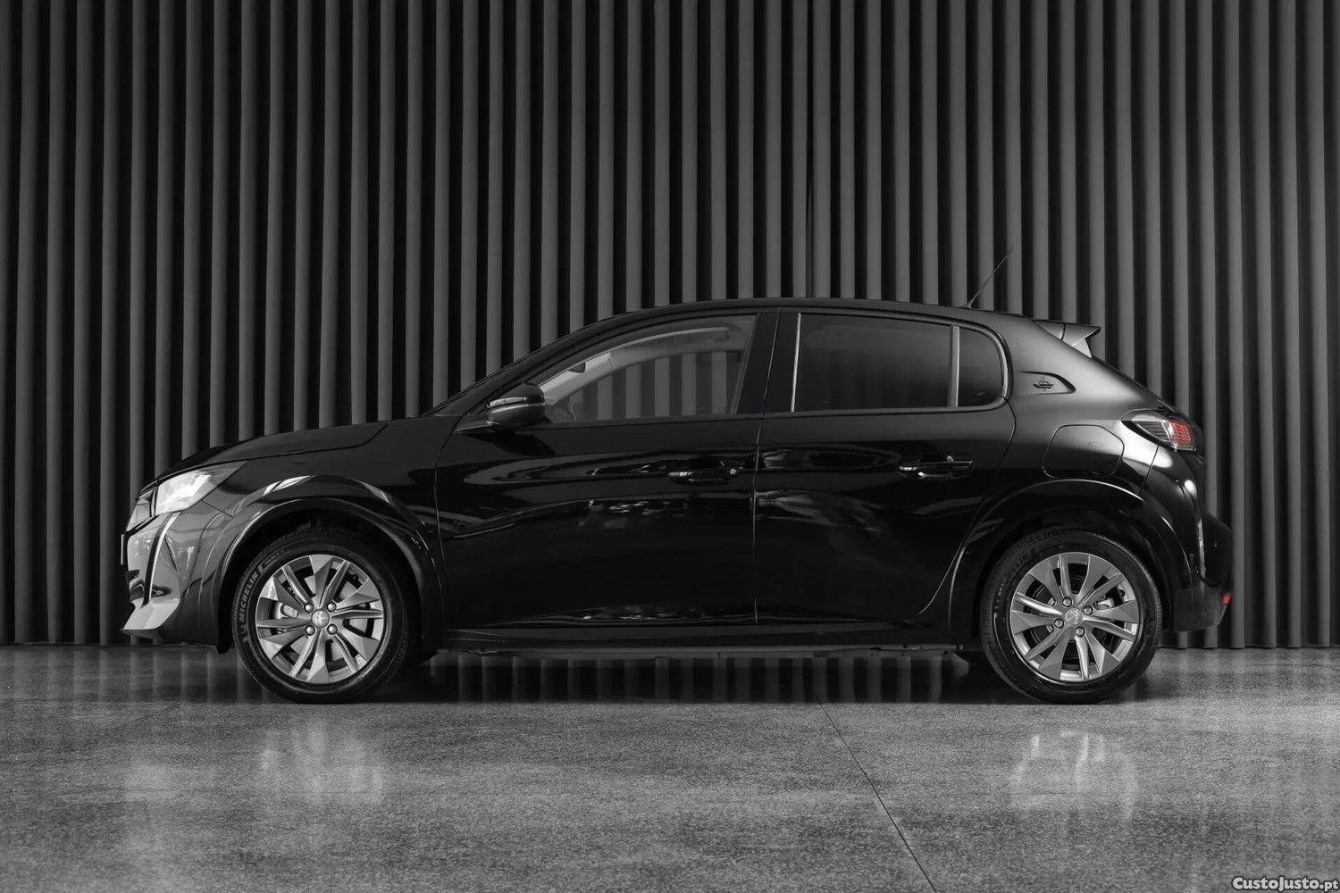 Peugeot e-208 50 kWh Allure - 20 — photo 2