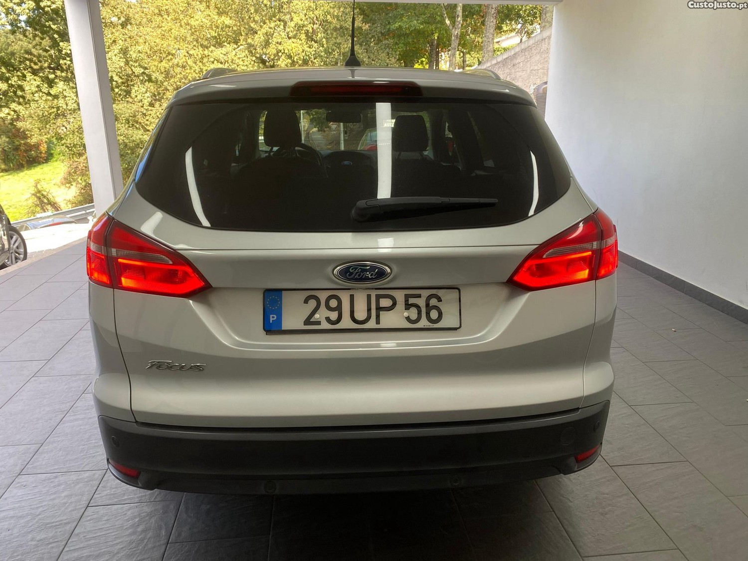 Ford Focus SW 1.5 TDCi EcoBlue Titanium - 18 — photo 5