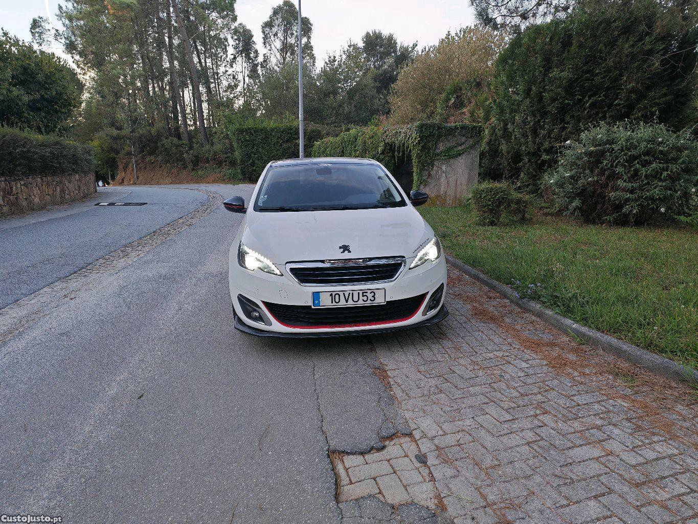 Peugeot 308 II1.6 Blue HDi 120 - 14 — photo 4