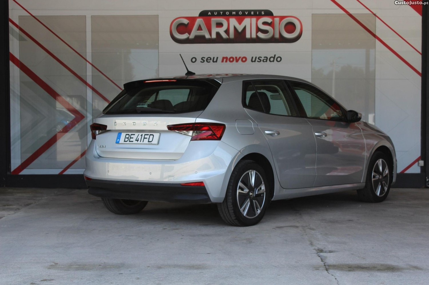 Skoda Fabia 1.0 MPI Ambition - 23 — photo 3