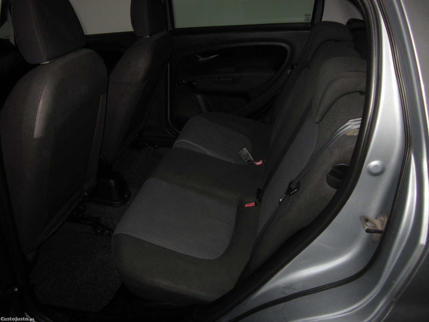 Fiat Punto 1.3 Mtj — fotografia 6