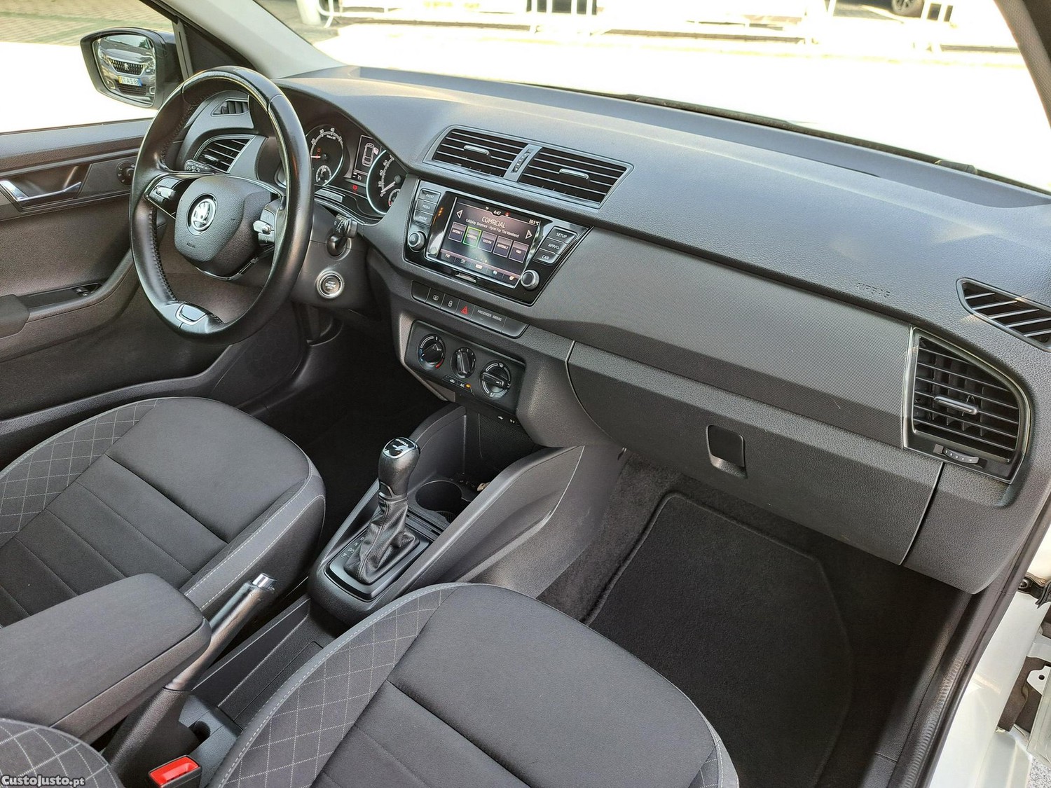 Skoda Fabia 1.0 TSI Ambition DSG — fotografia 8