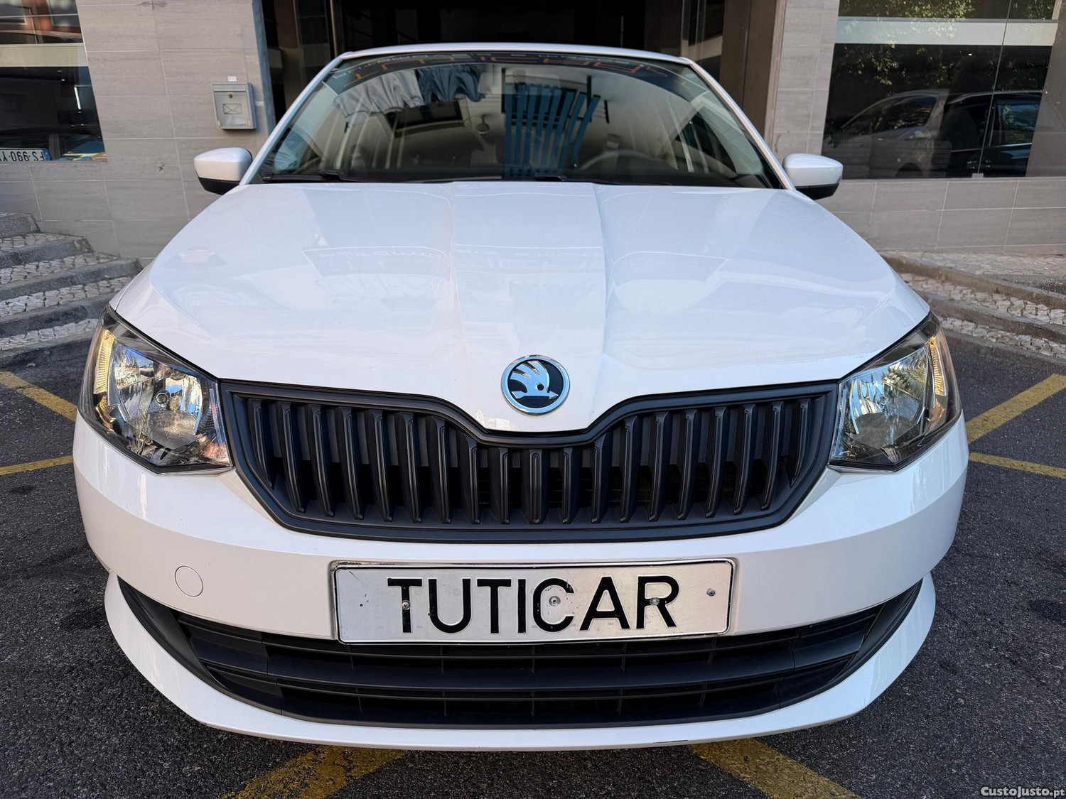 Skoda Fabia 1.0 Active - 18 — photo 2