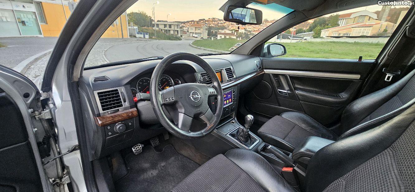 Opel Vectra 2.2 16V - 04 — photo 5