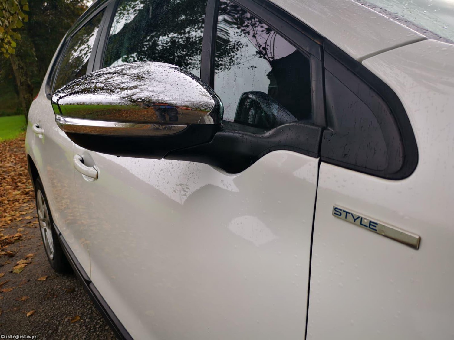 Peugeot 2008 1.6 BlueHDi Style — fotografia 16