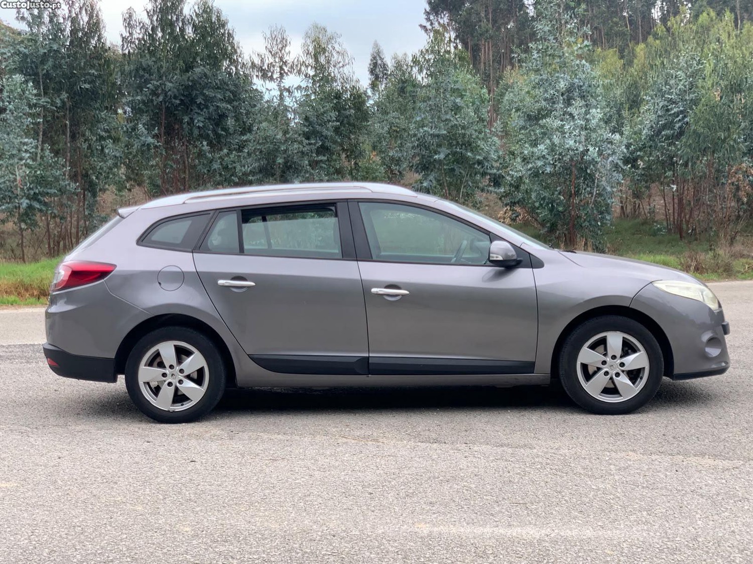 Renault Mégane sport tourer 1.5 dci 110 cv -196.000 mil kms - 10 — photo 3