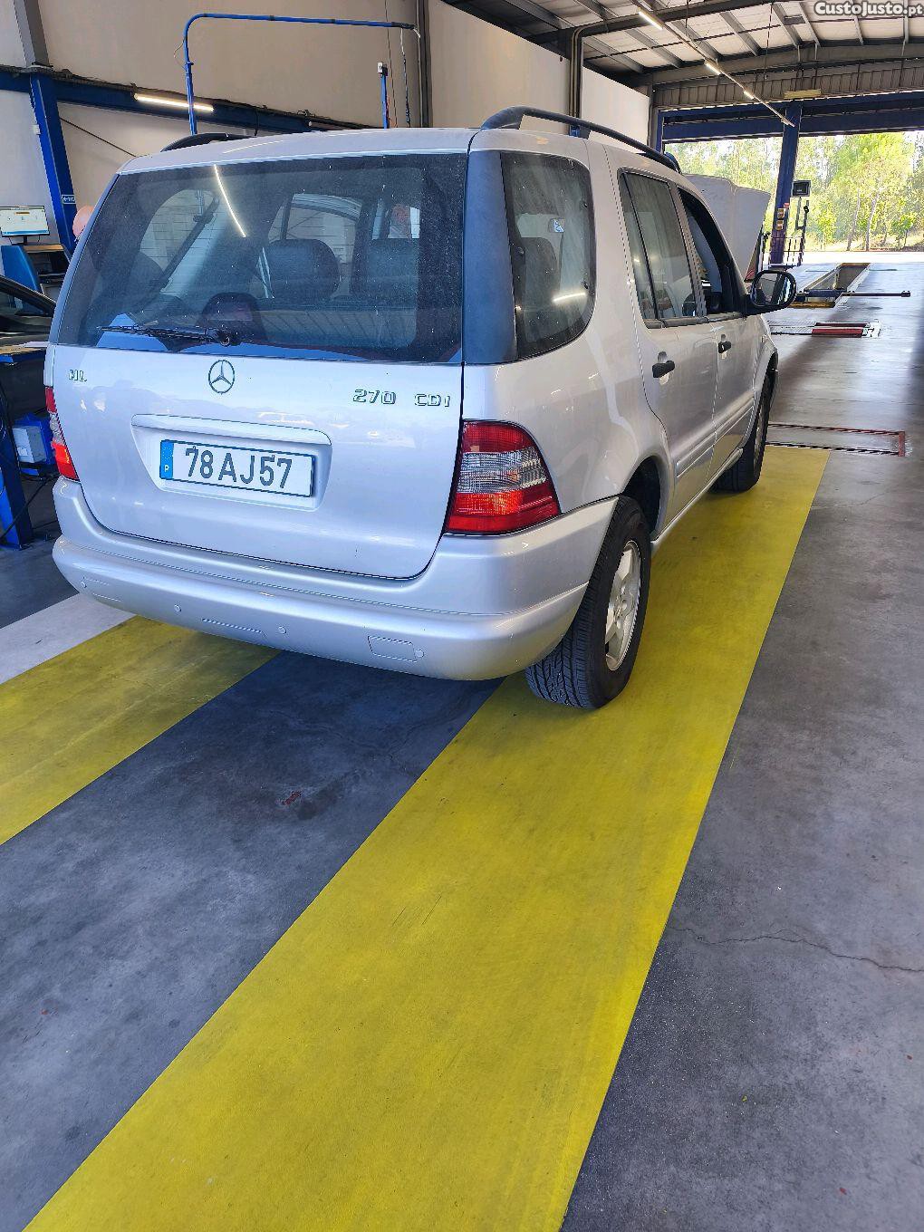 Mercedes-Benz Classe M ML270 CDI CX automática — fotografia 11