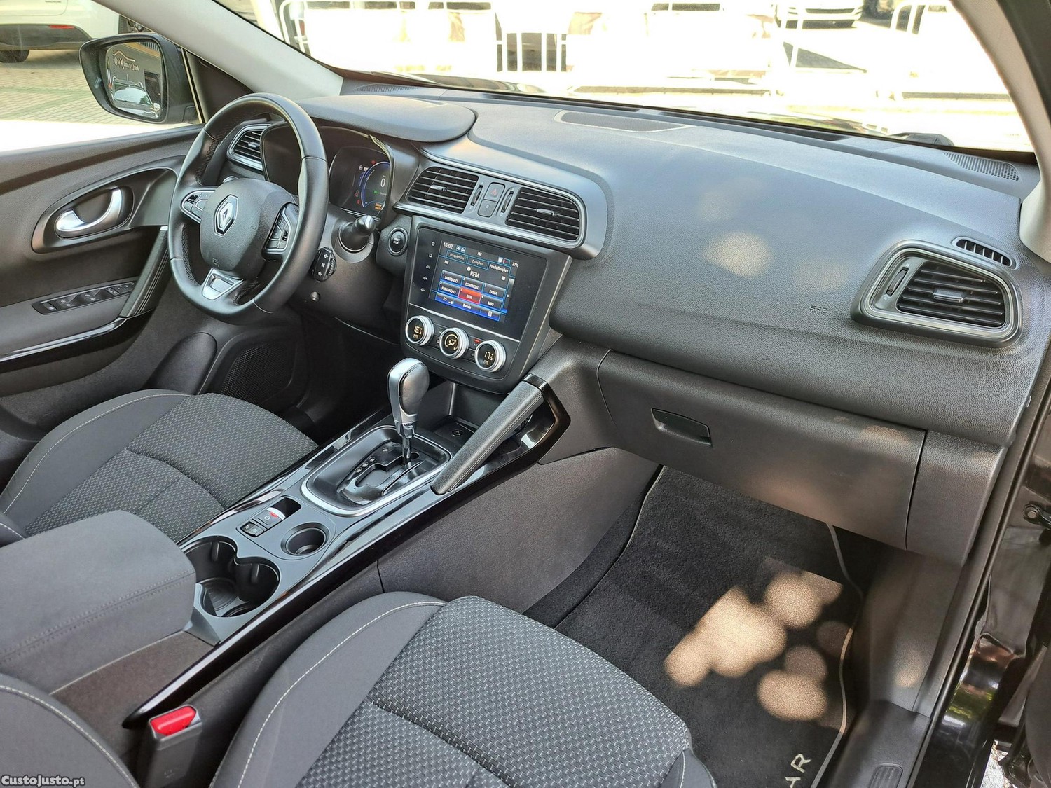 Renault Kadjar 1.3 TCE Intense EDC Cx. Automática — fotografia 8