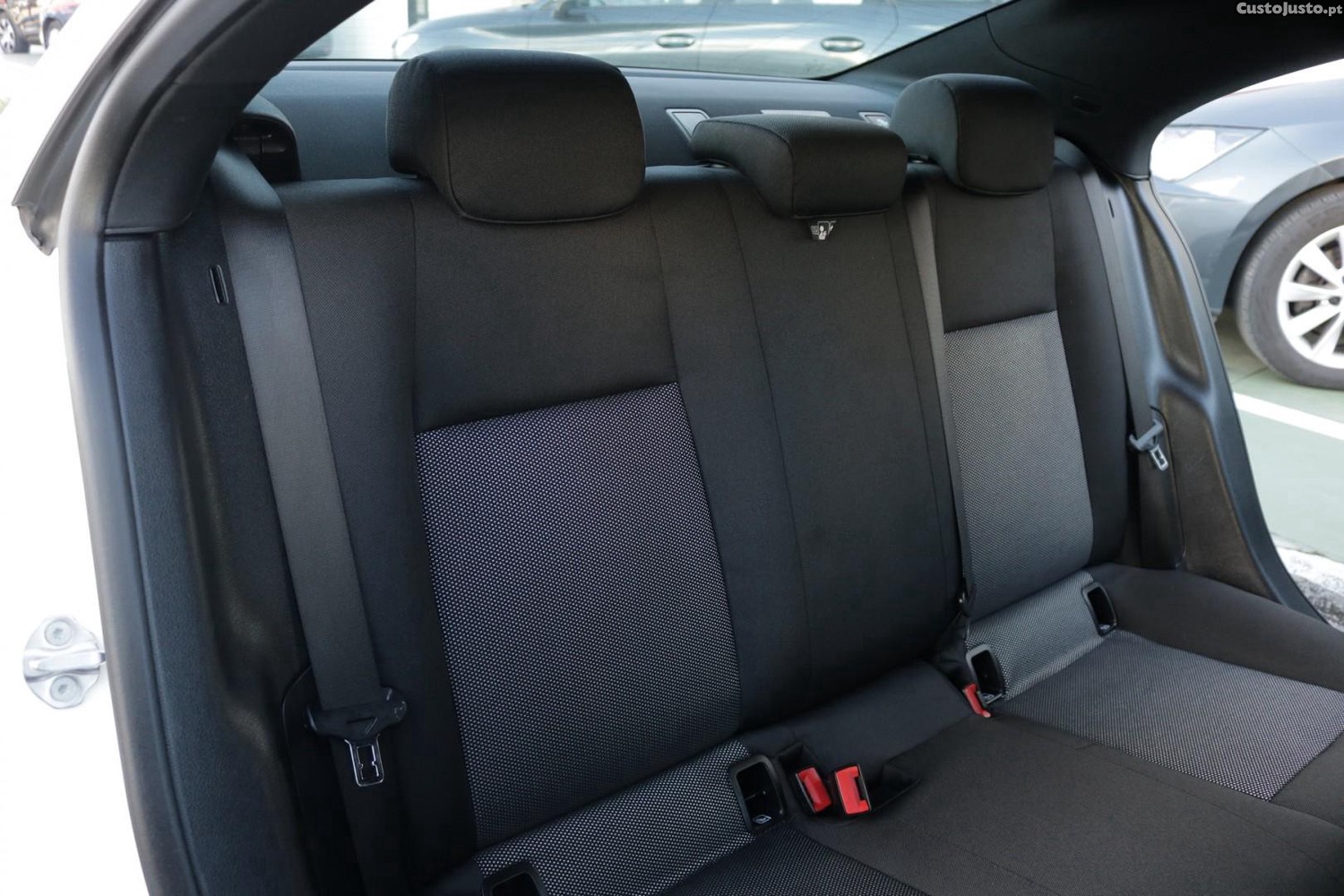 Mercedes-Benz CLA 180 d Coupe Style Auto — fotografia 38