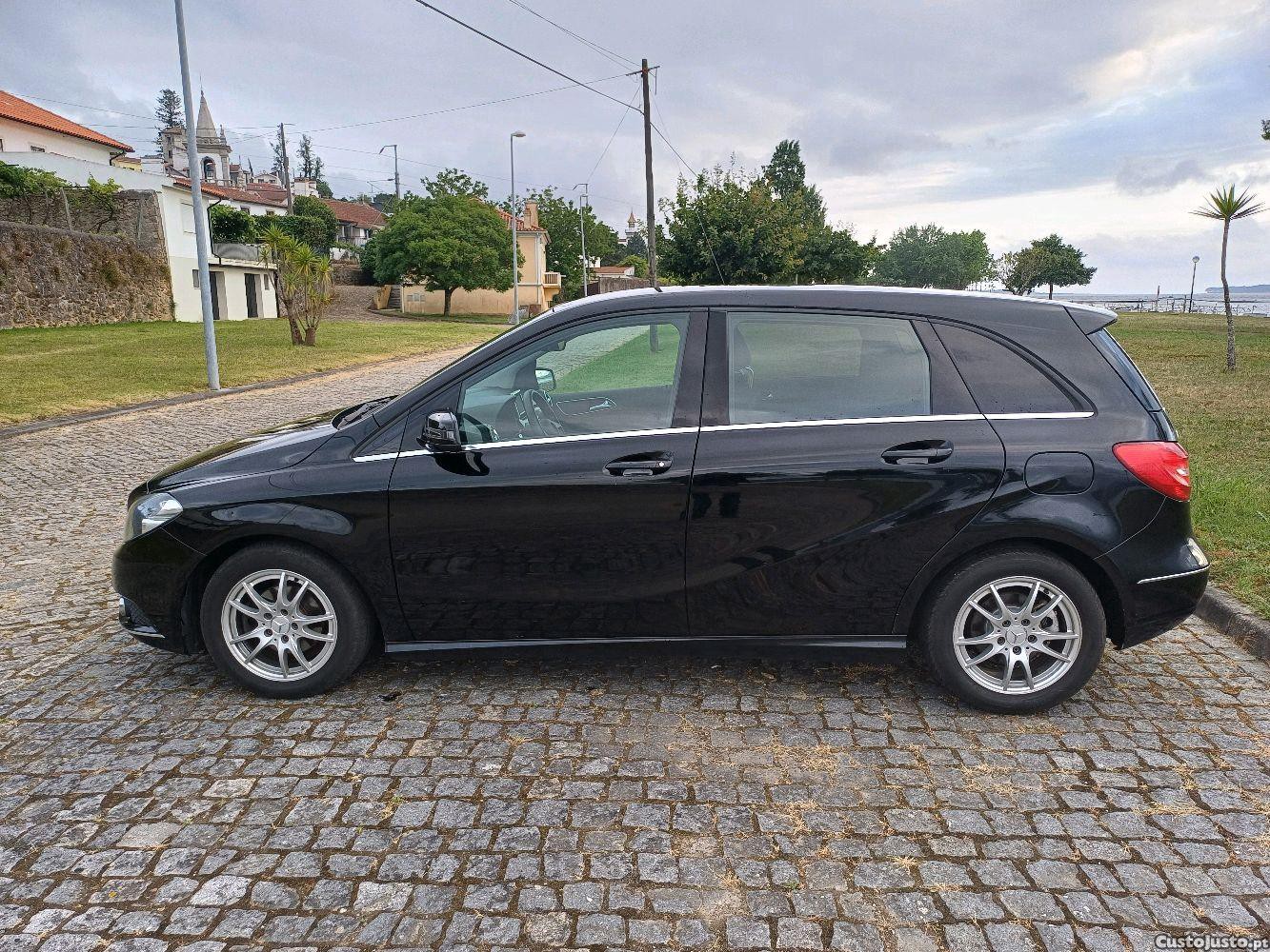 Mercedes-Benz B 180 CDI — fotografia 10