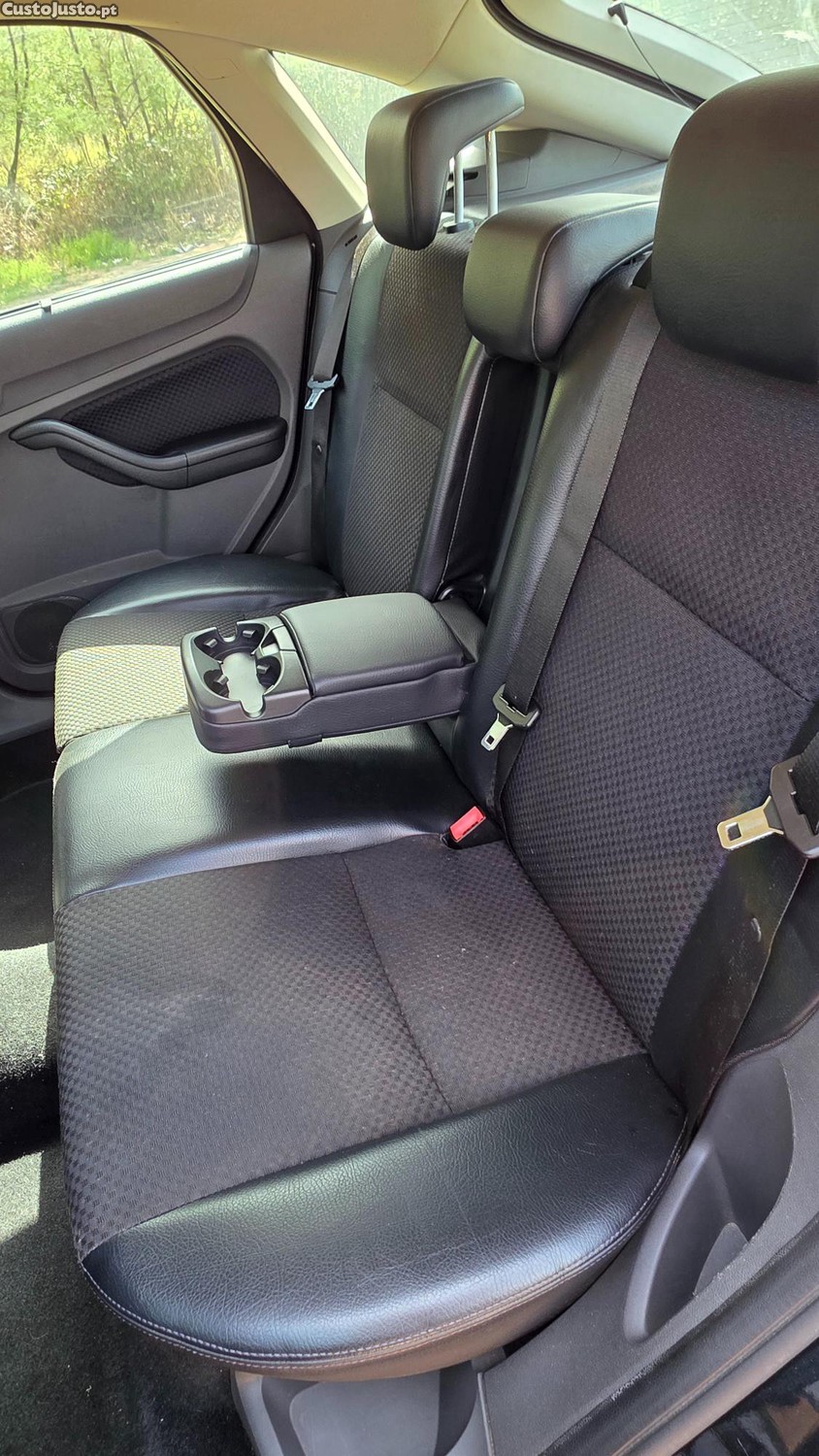 Ford Focus Titanium 1.6 TDCi 5 Portas - 05 — photo 4