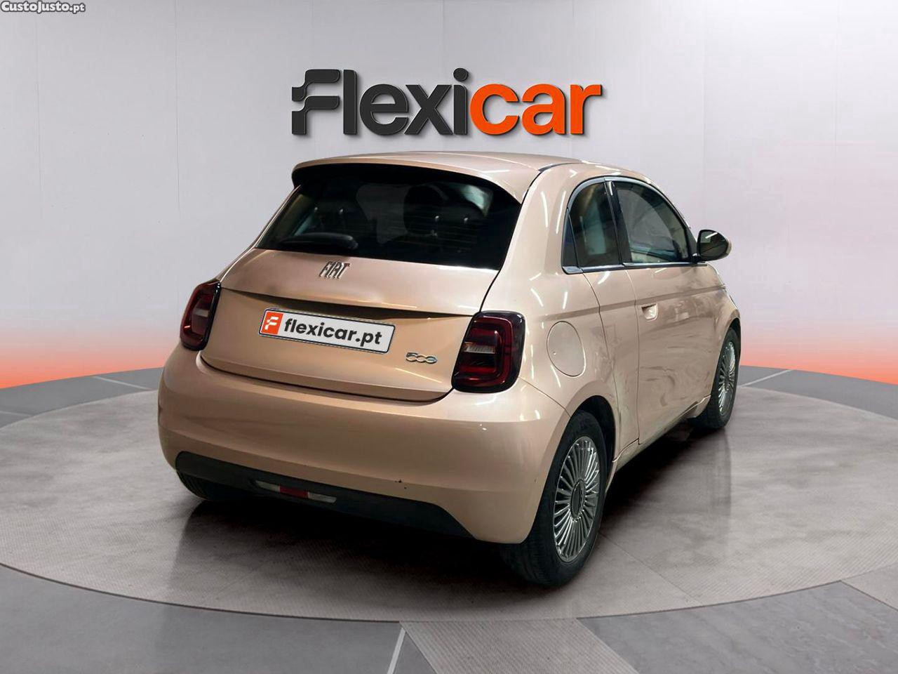 Fiat 500 e Icon Plus 42 KWh — fotografia 17