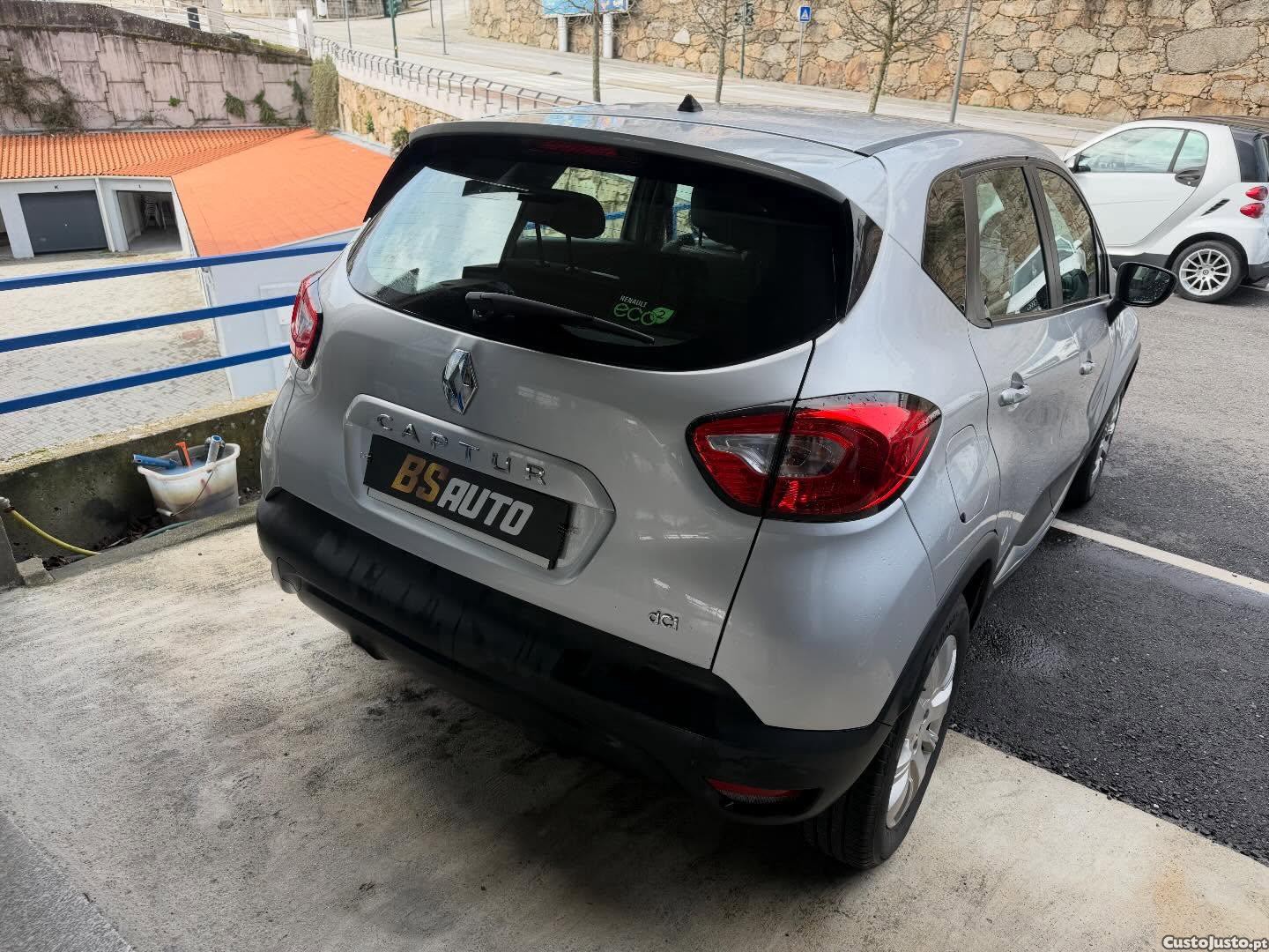 Renault Captur ENERGY dCi 90 - 15 — photo 4