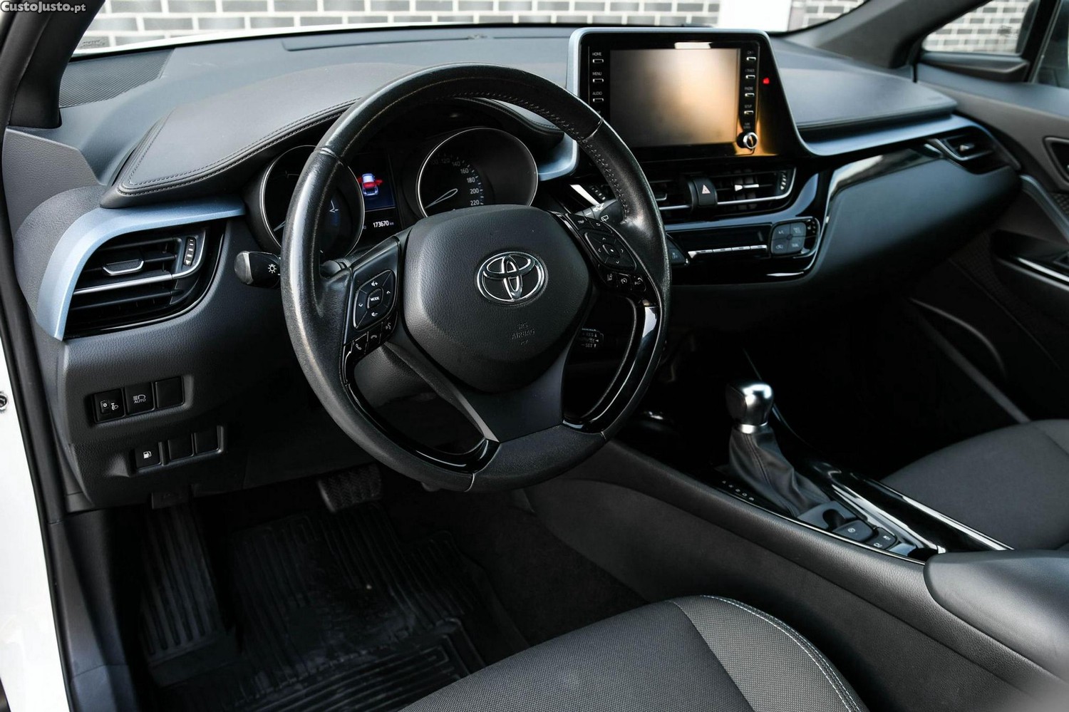 Toyota C-HR 1.8 Hybrid Square Collection — fotografia 25