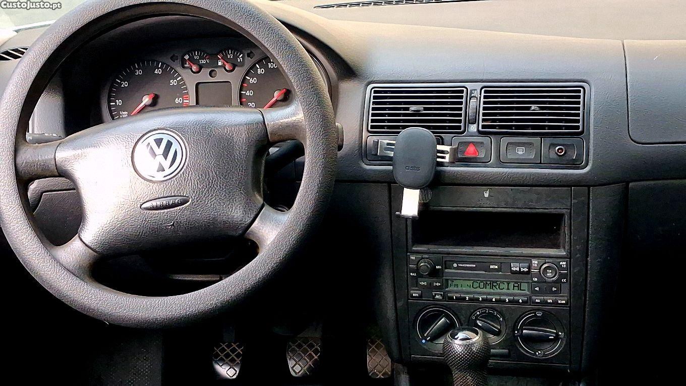 Volkswagen Golf 1.4 Gasolina — fotografia 4