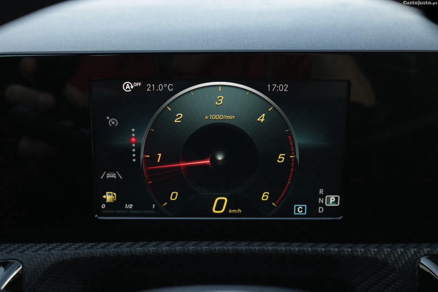 Mercedes-Benz CLA 200 d Shooting Brake Style Plus Auto 150cv — fotografia 13