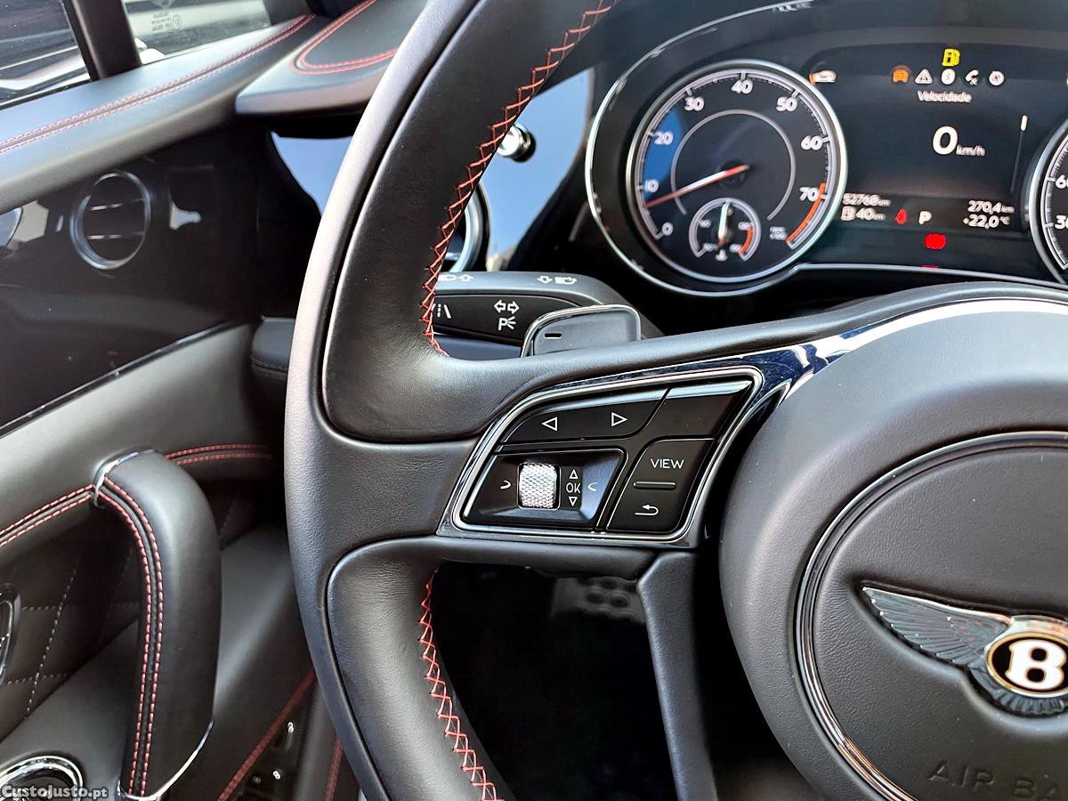 Bentley Bentayga V8 — fotografia 46