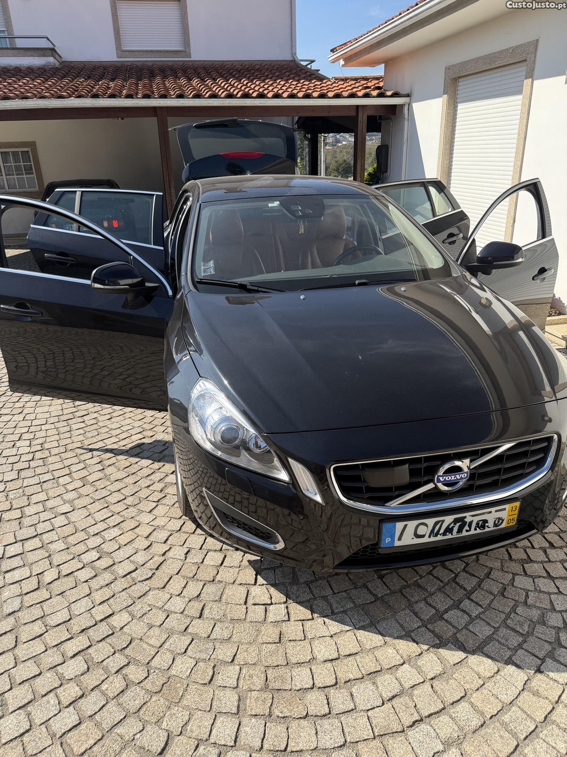 Volvo V60 2.0 D4 - 13 — photo 4