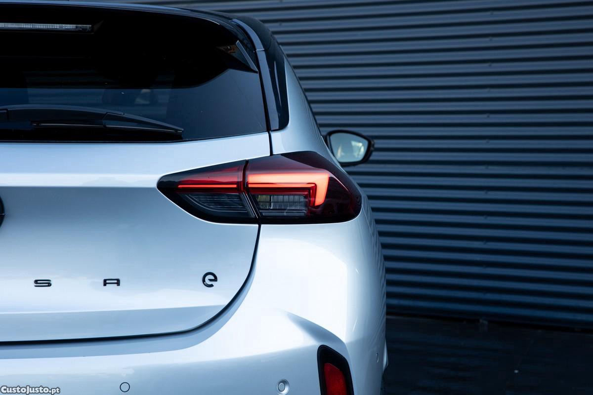 Opel Corsa e e-GS — fotografia 11