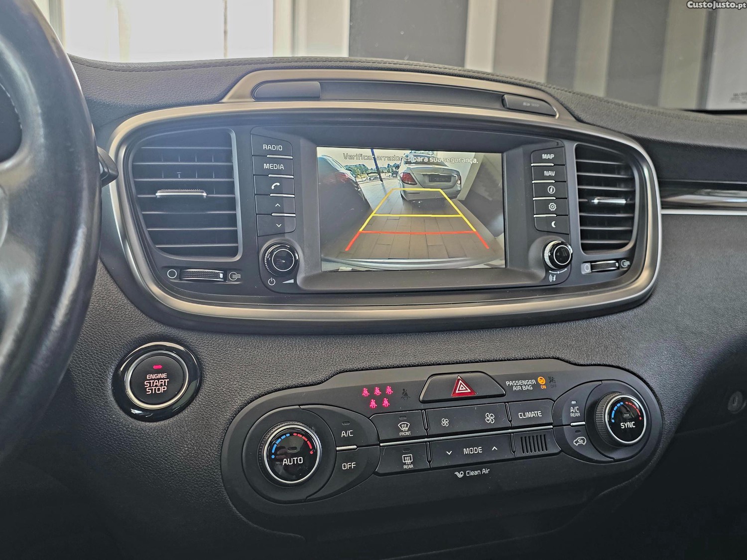 Kia Sorento 2.2 CRDI TX 7 lugares — fotografia 9