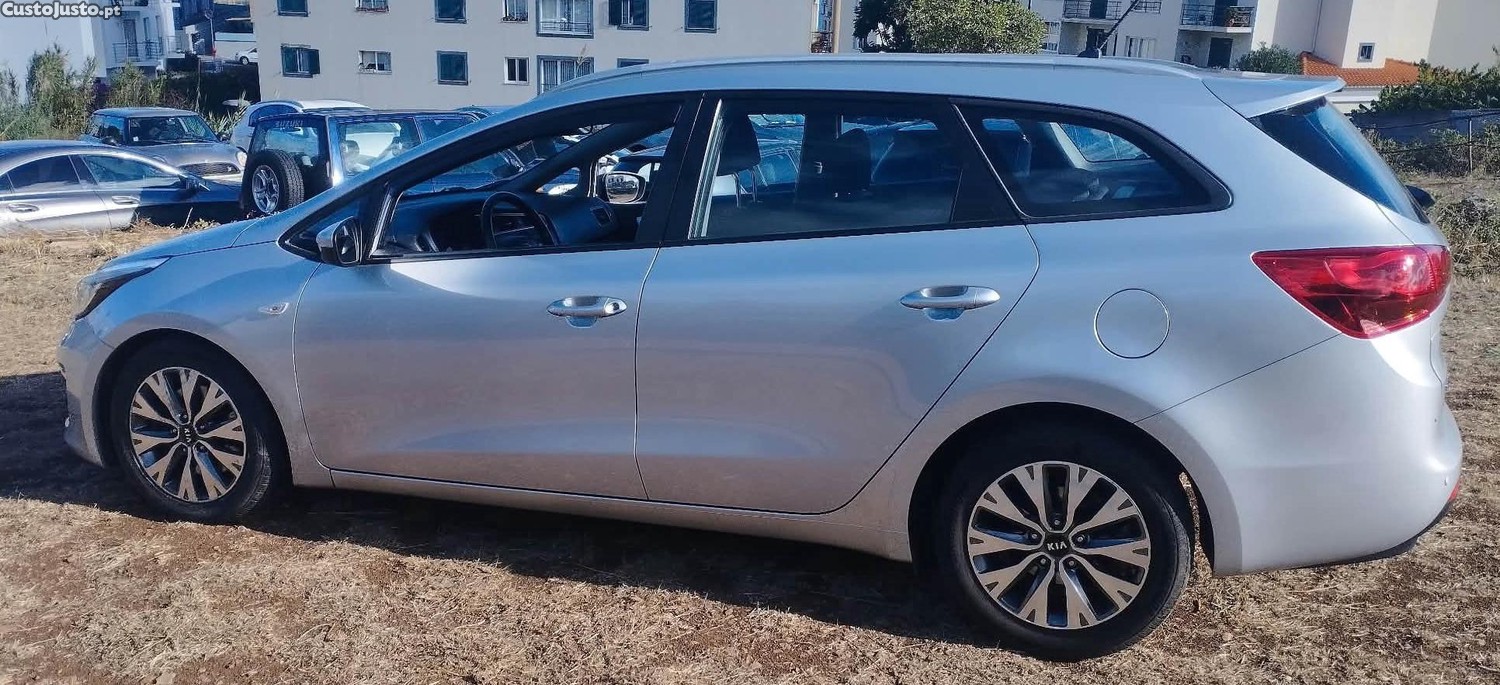 Kia Ceed 1.6 STATION  DIESEL 136CV 16V 2017 - 17 — photo 3