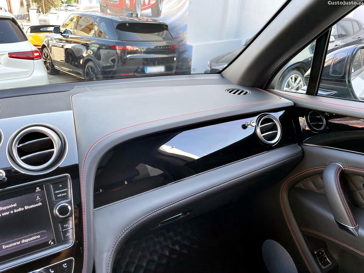 Bentley Bentayga V8 — fotografia 40