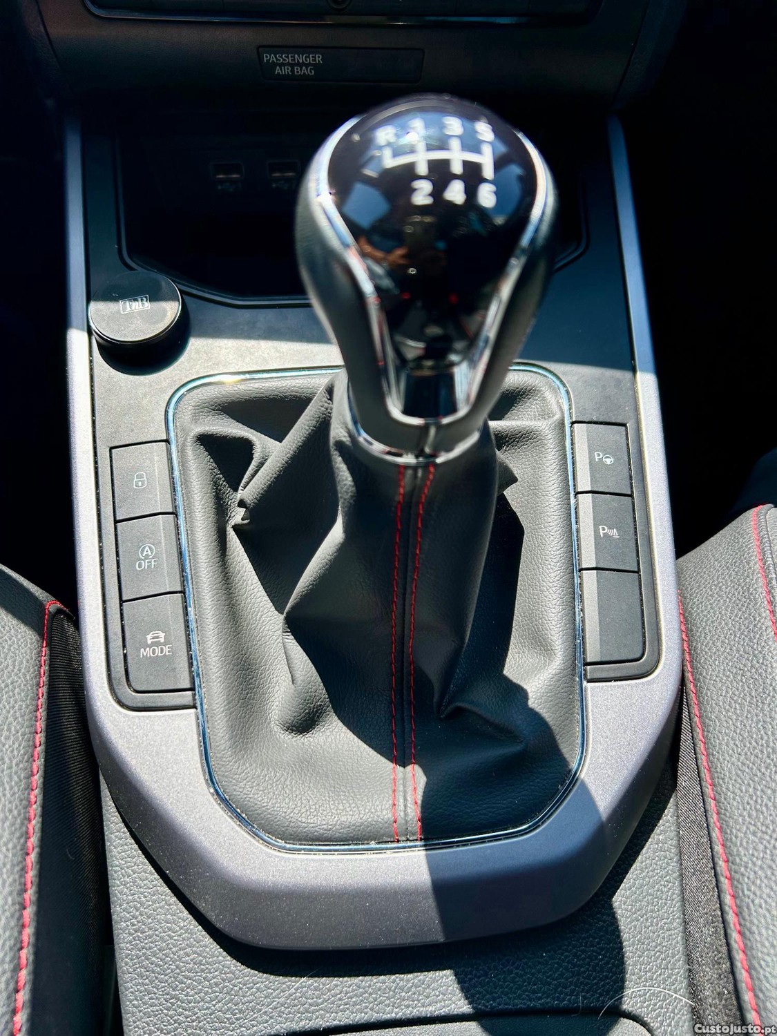 SEAT Arona 1.0 TSi FR — fotografia 4