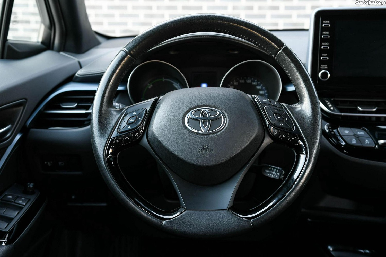 Toyota C-HR 1.8 Hybrid Square Collection — fotografia 23