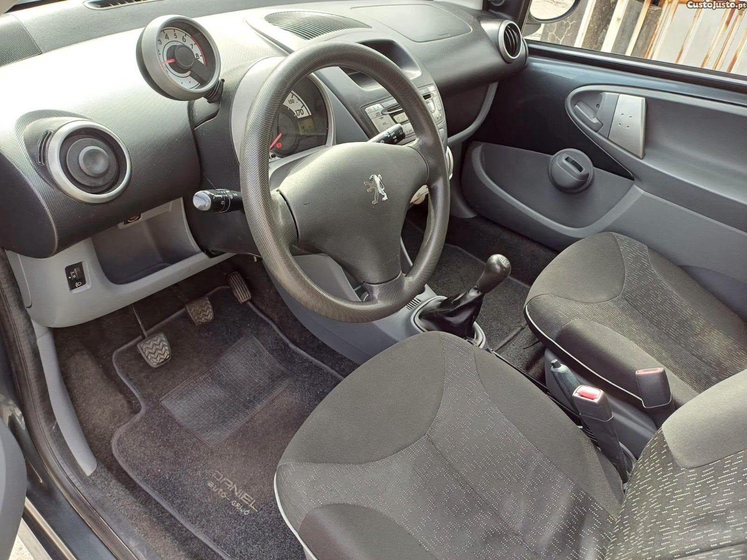 Peugeot 107 1.0  Viatura Economica — photo 3