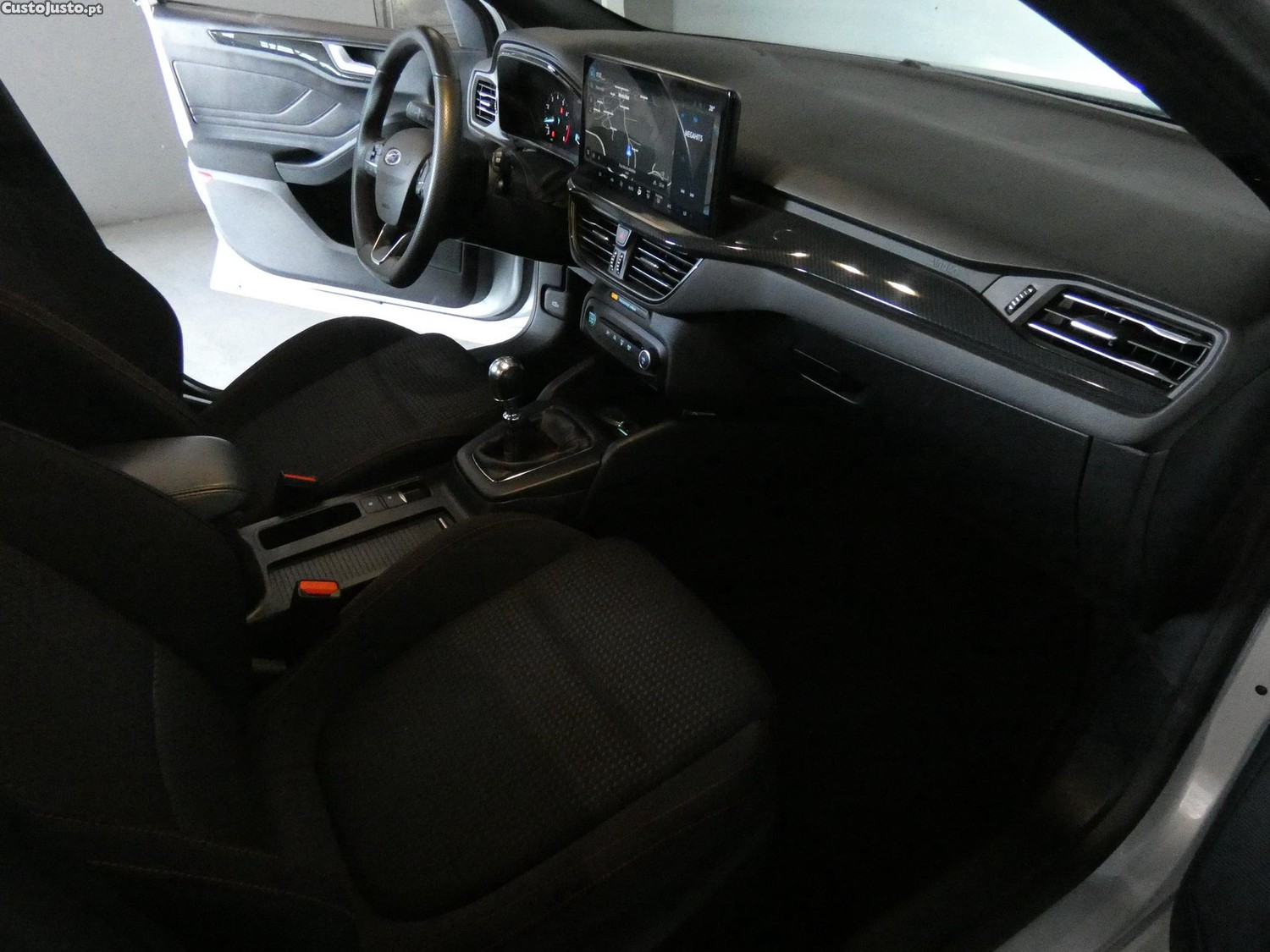Ford Focus 1.0 EcoBoost MHEV ST-Line — fotografia 4