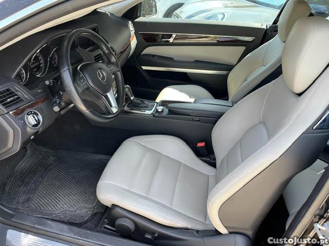Mercedes-Benz E 220 COUPE Advangarde Diesel 2200 cc 170 cv NACIONAL — fotografia 4