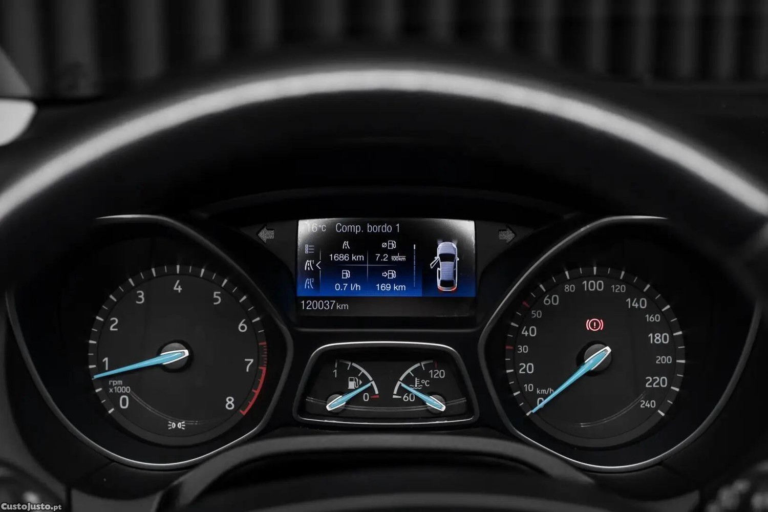 Ford Focus 1.0 EcoBoost S&S TITANIUM — fotografia 12