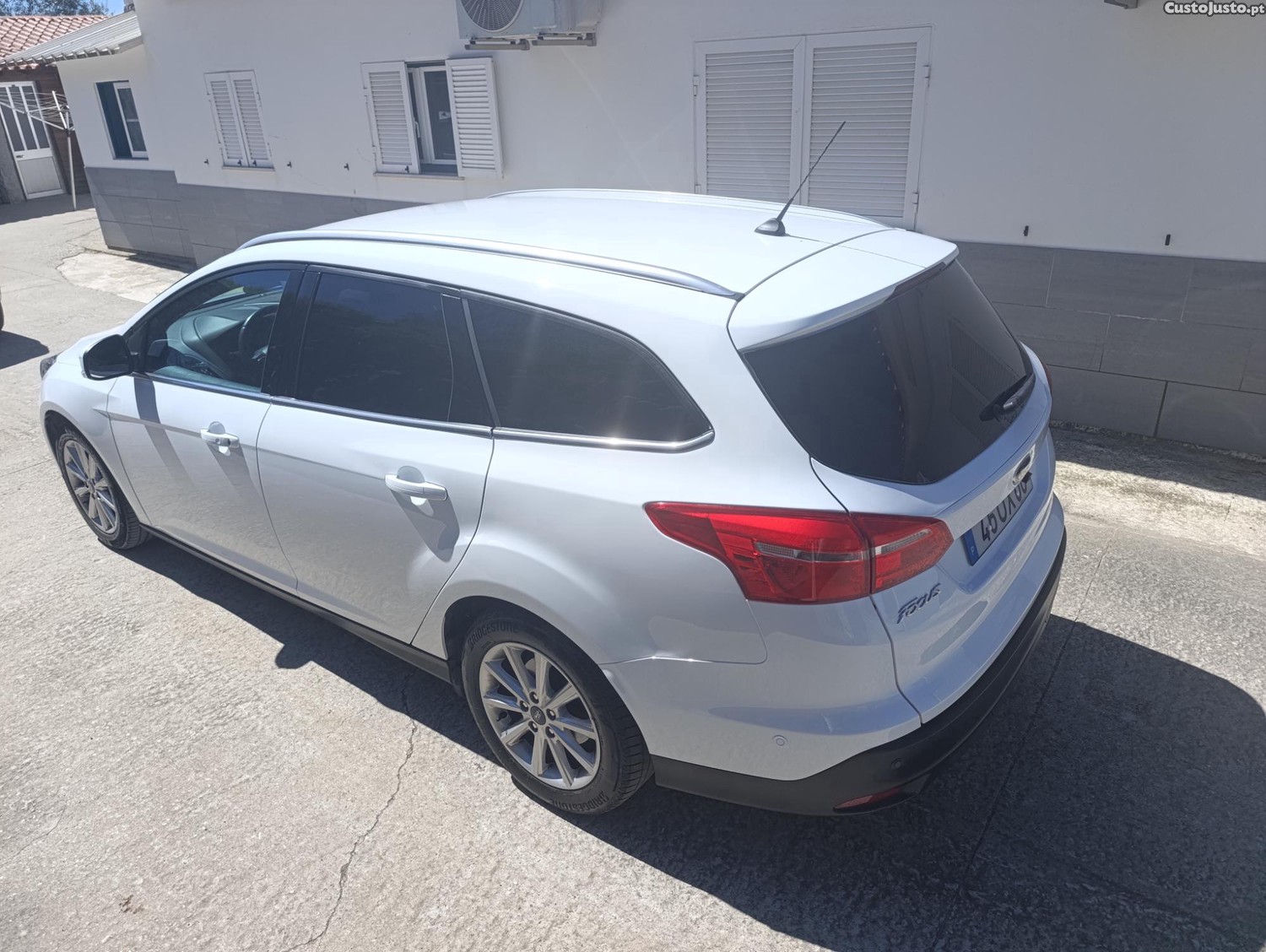 Ford Focus 1.5 diesel — fotografia 7