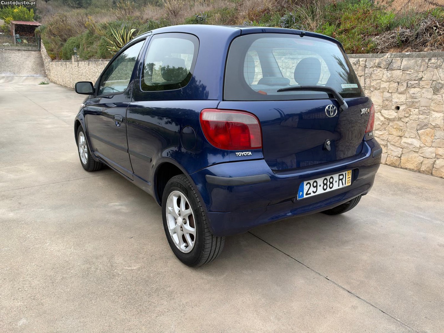 Toyota Yaris 1.0 VVT-I — photo 3