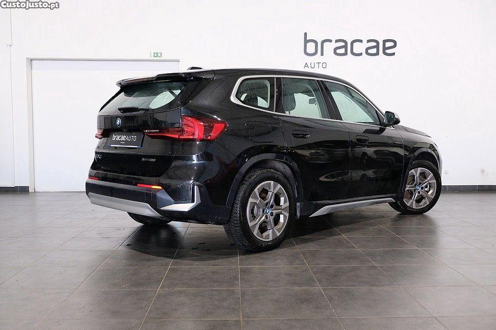 BMW iX1 xDrive30 - 23 — photo 5